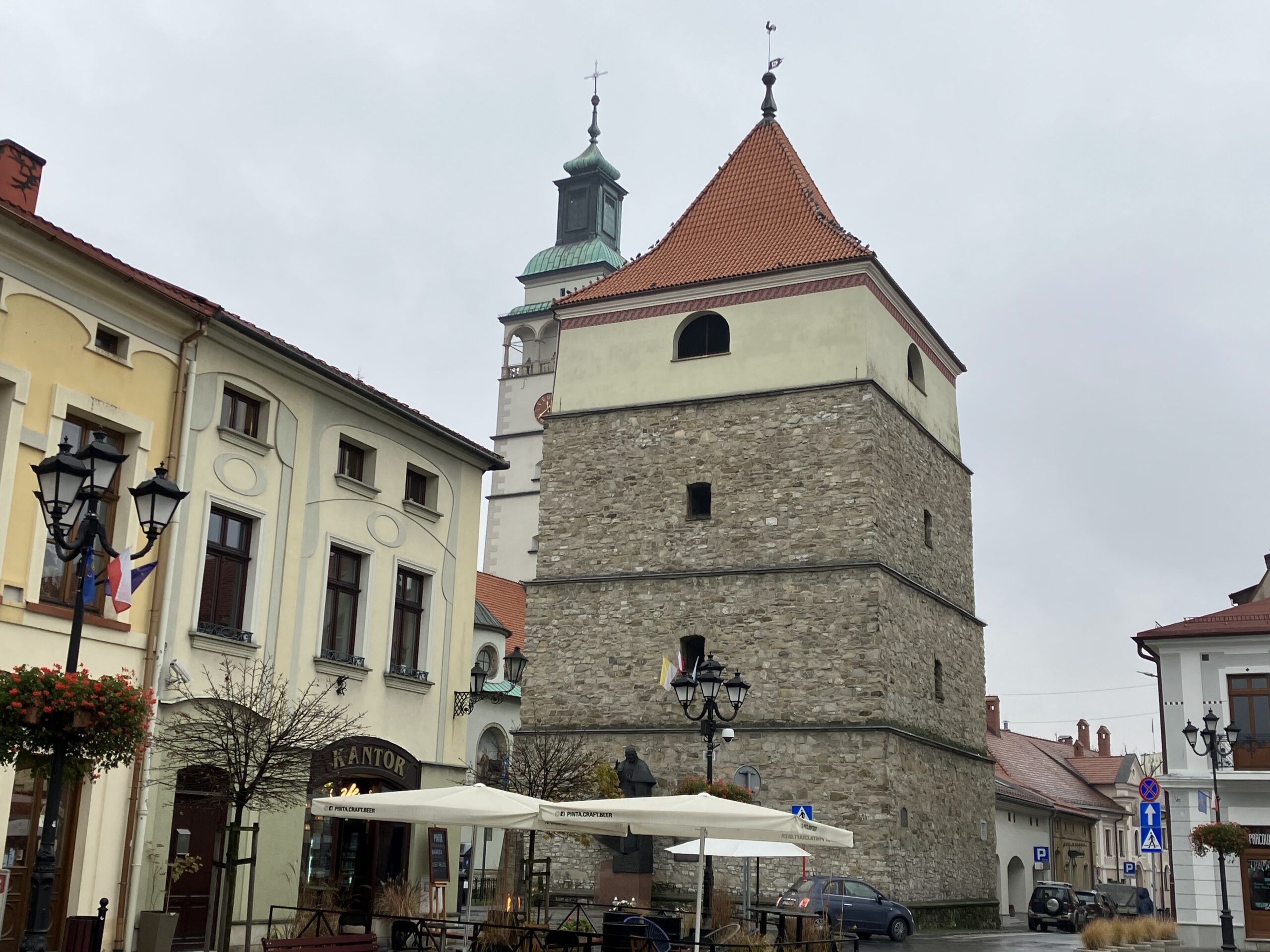 Tło
