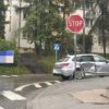 Zderzenie seata i volvo na Złotych Łanach. Ciężarna kobieta trafiła do szpitala