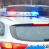 Rowerzysta leżał na chodniku. Policjant ruszył z pomocą