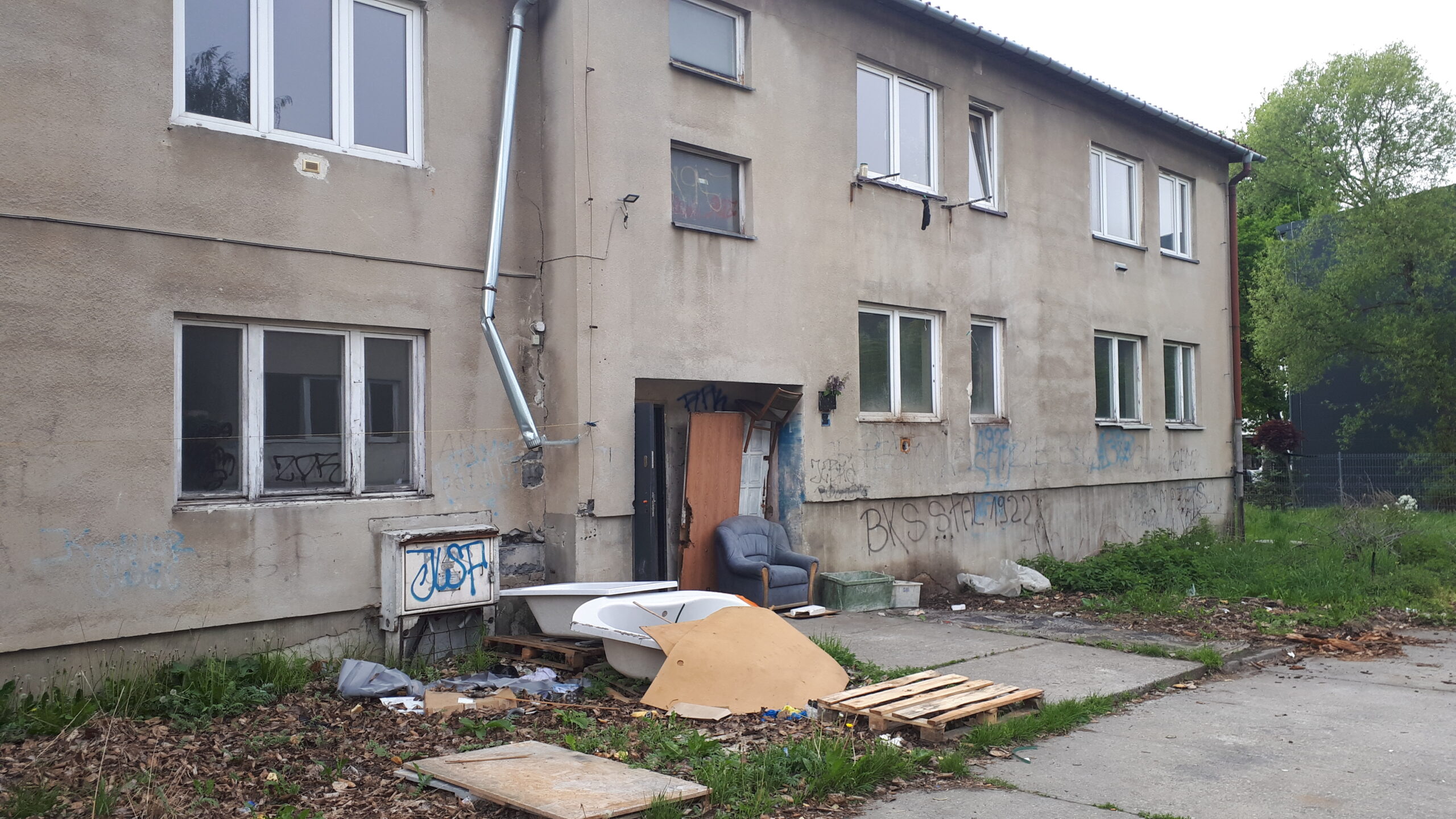 Tło