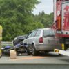 Niebezpieczny manewr na drodze. Motocyklista trafił do szpitala
