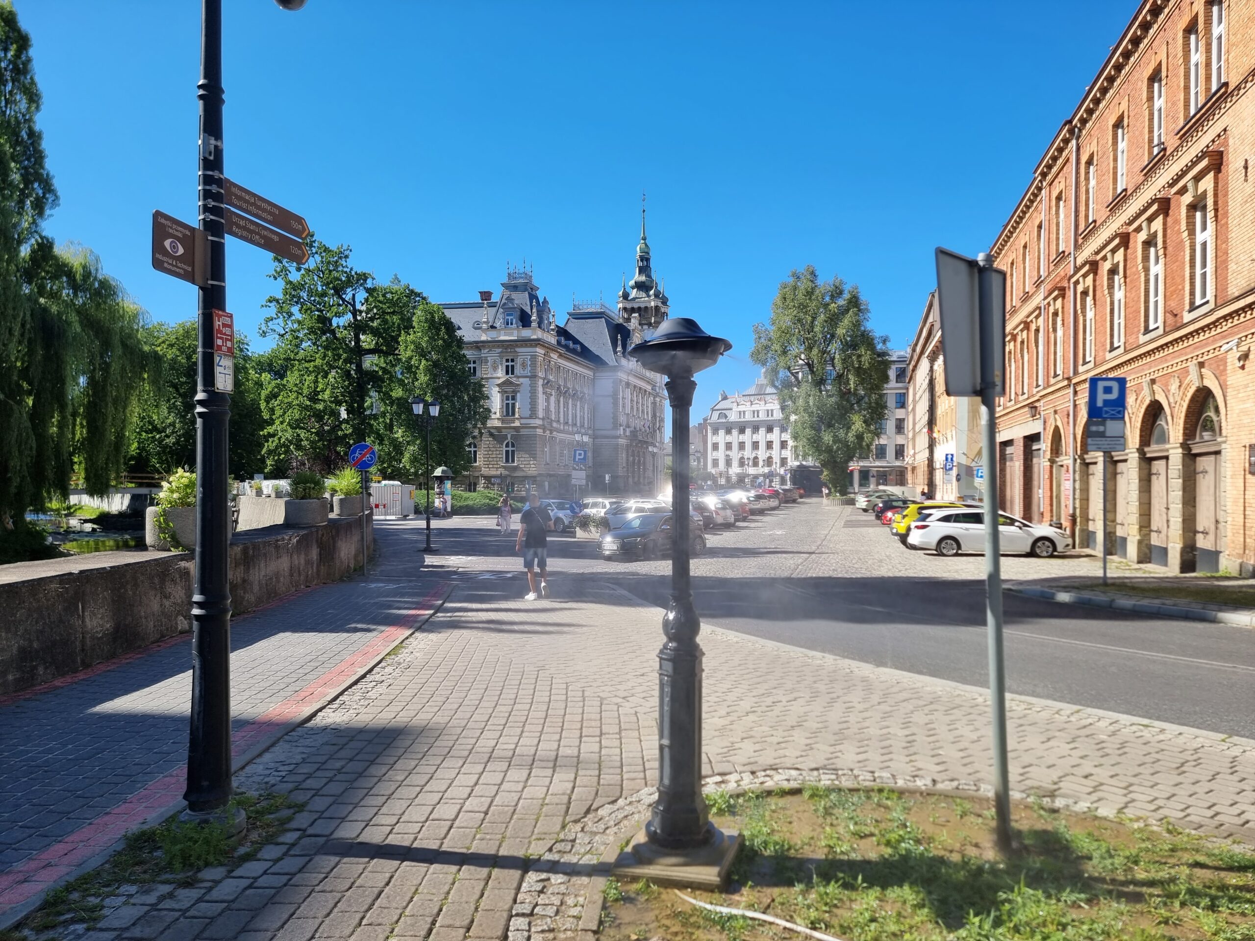 Tło