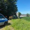 Zderzenie samochodu z motocyklem. Motocyklista trafił do szpitala
