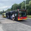 Pasażerowie przewrócili się w autobusie. Przewoźnik dementuje informacje o zasłabnięciu z powodu upału