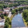 Mur nad rzeką do pilnej naprawy. Wysoka woda uszkodziła konstrukcję