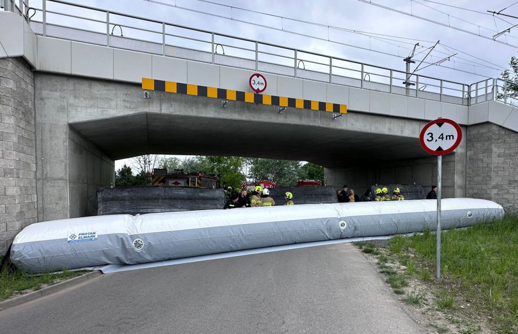 Tło