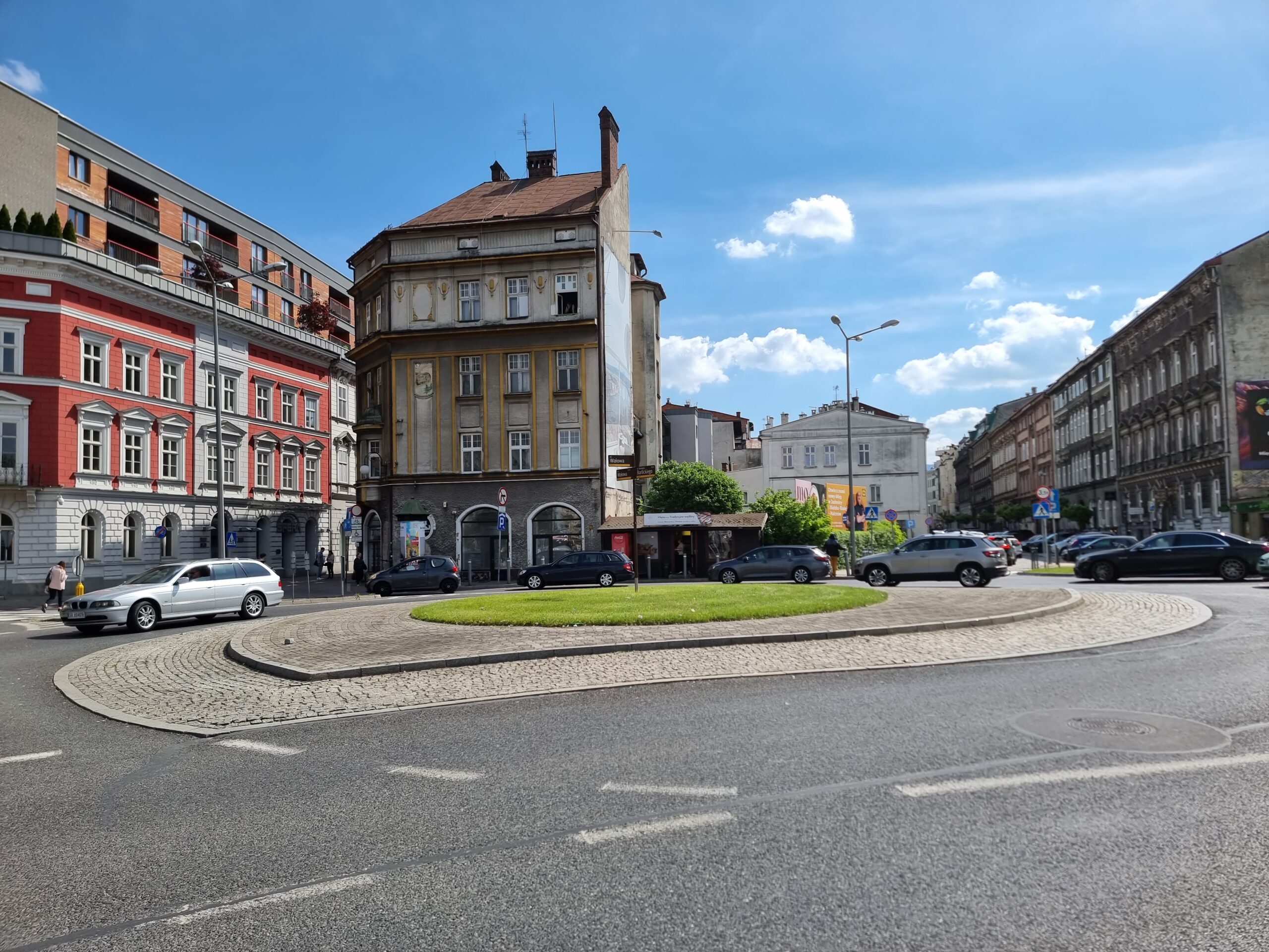 Tło