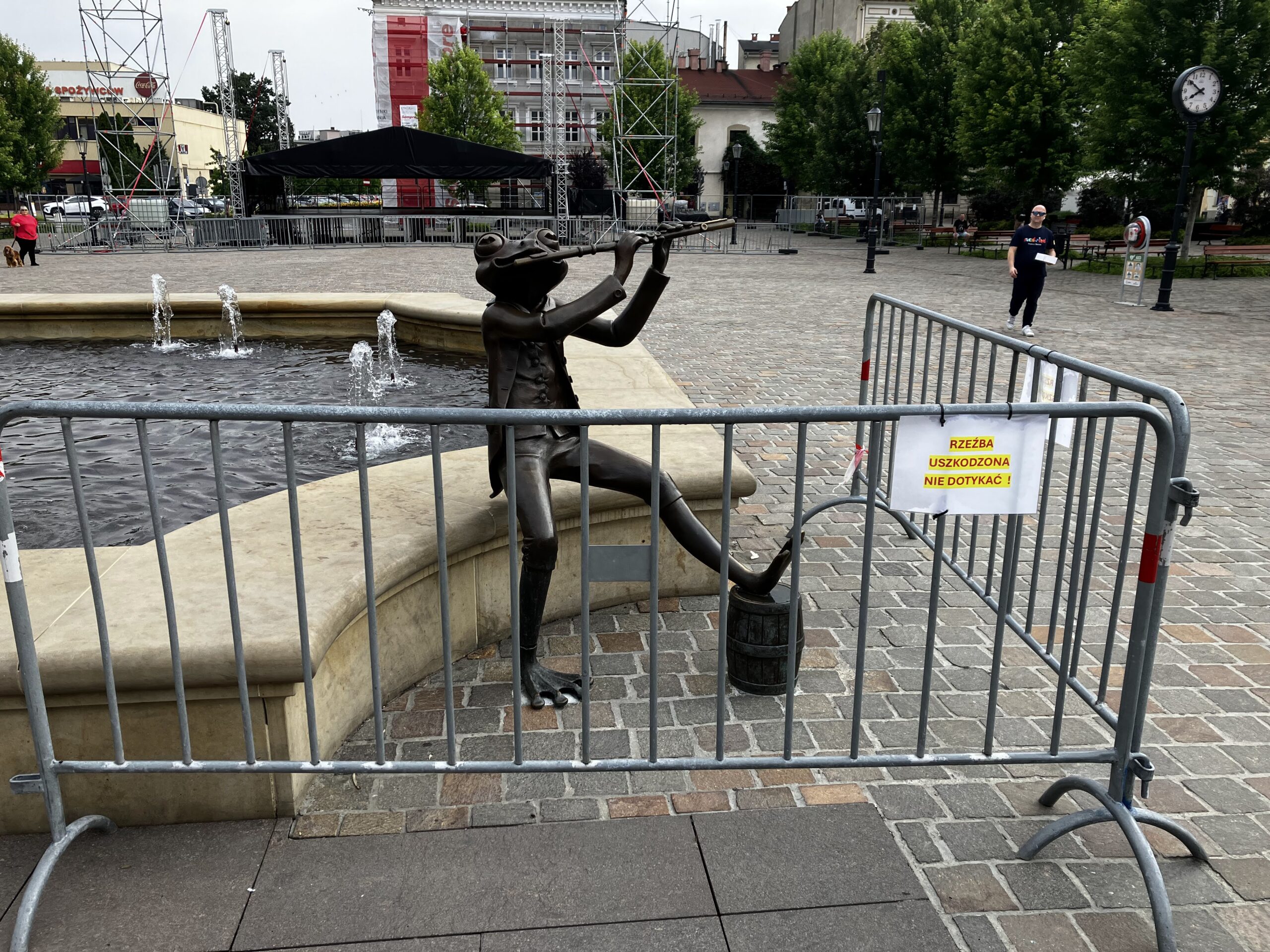 Tło