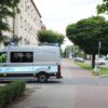 Rowerzystka zderzyła się z samochodem. 76-latka trafiła do szpitala