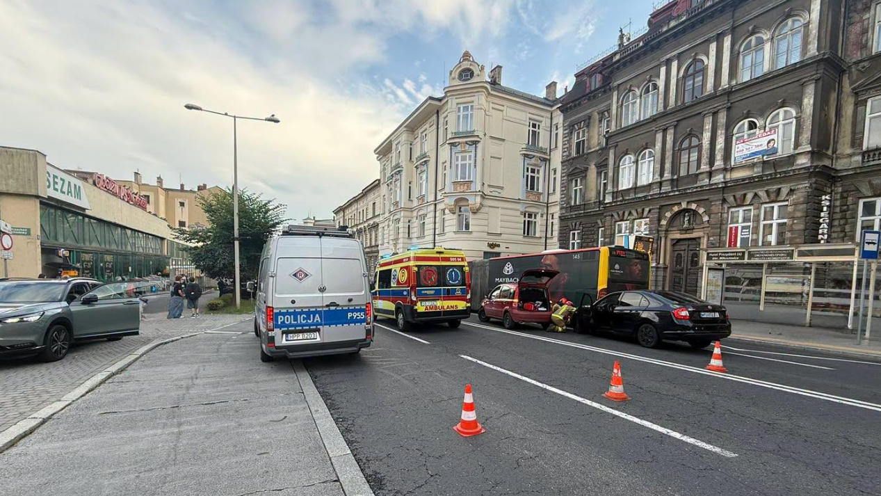 Tło