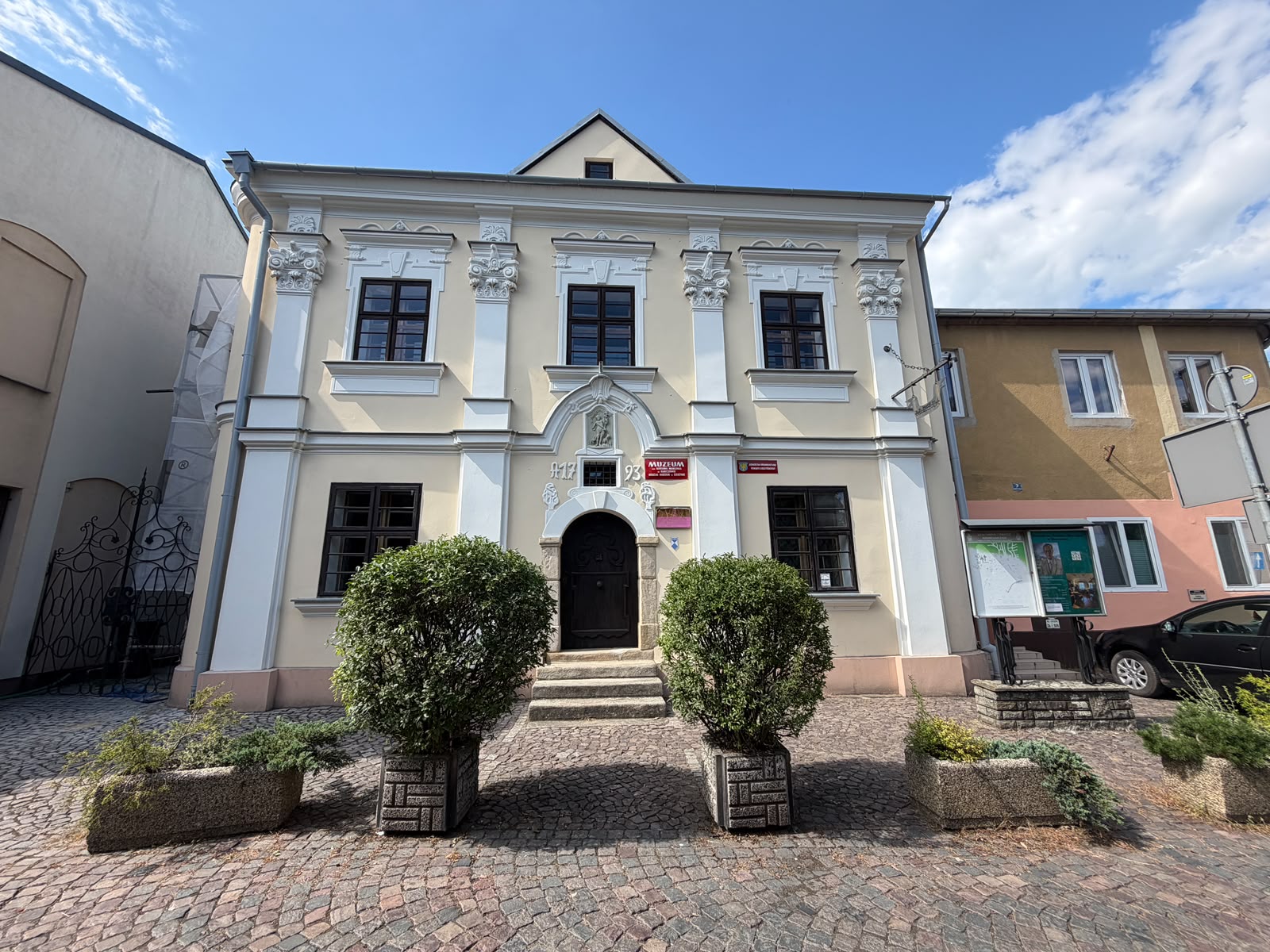 Tło