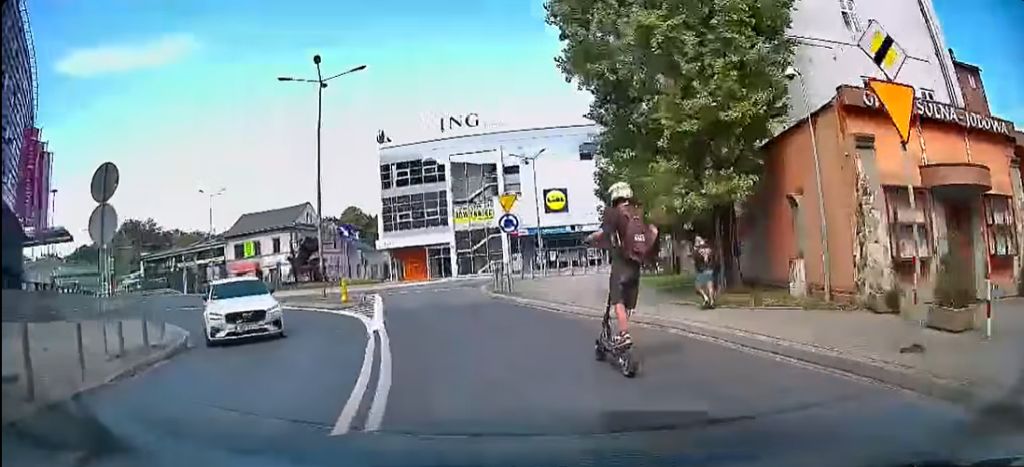 Tło