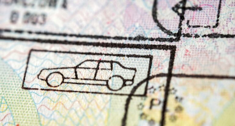 Nowa usługa w mObywatelu: oto co od teraz musi wiedzieć każdy kierowca w Polsce