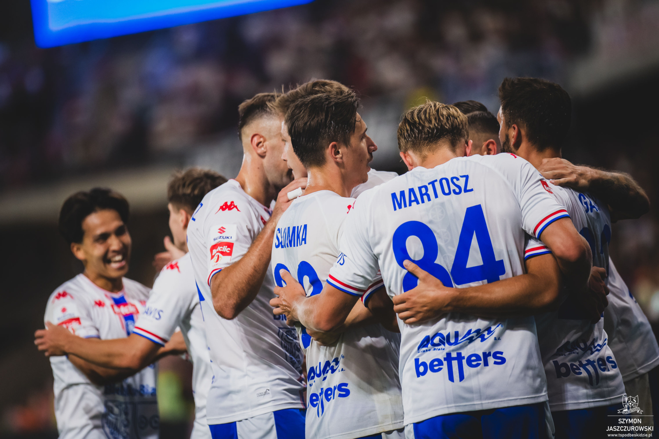 Tło