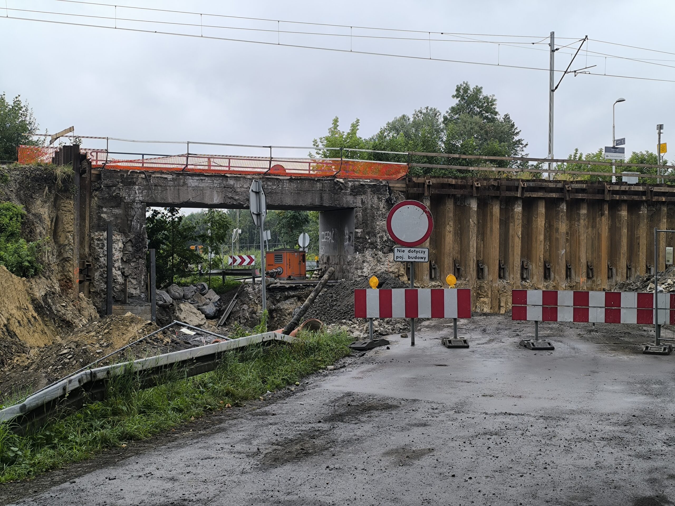 Tło