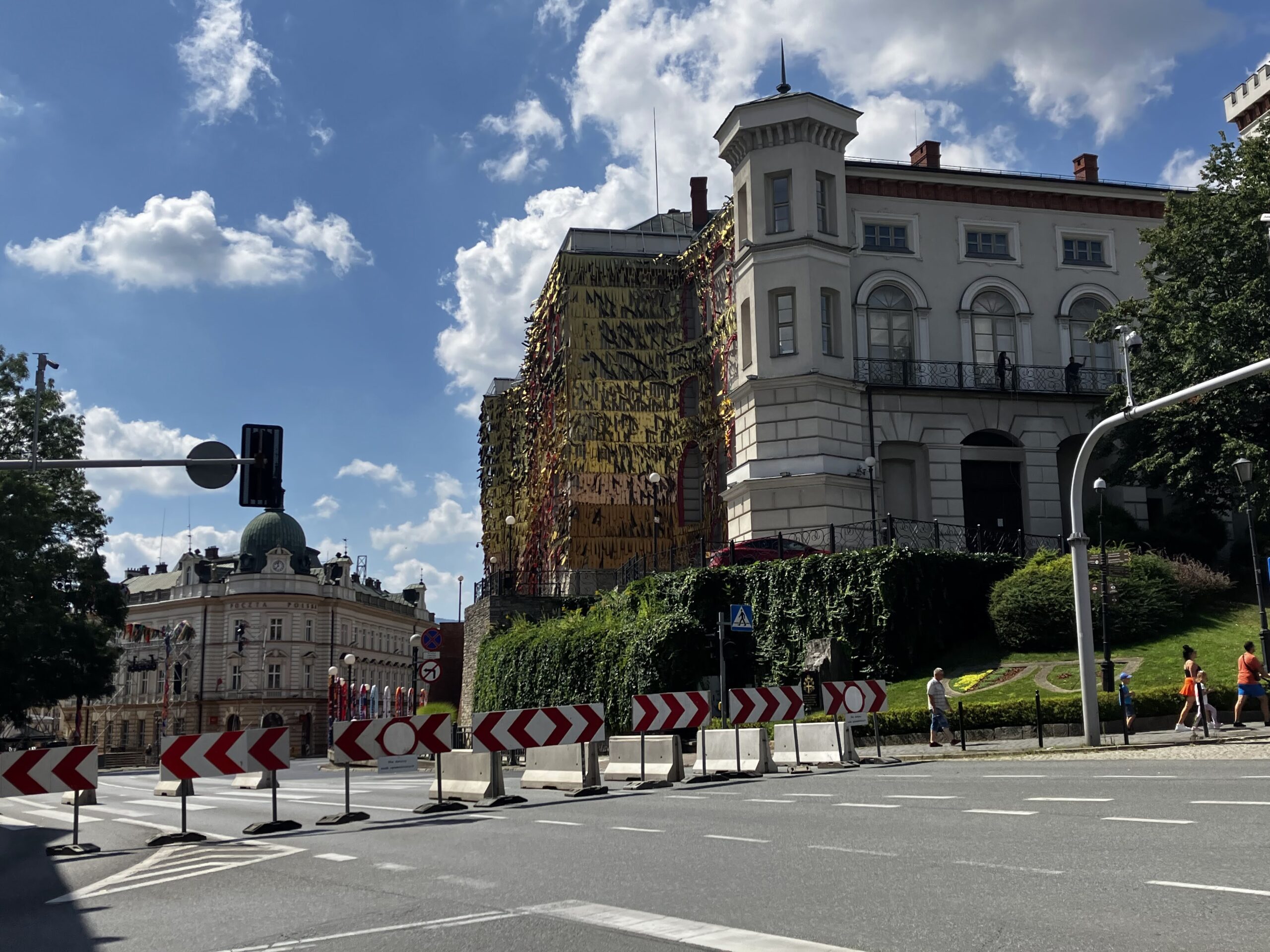 Tło