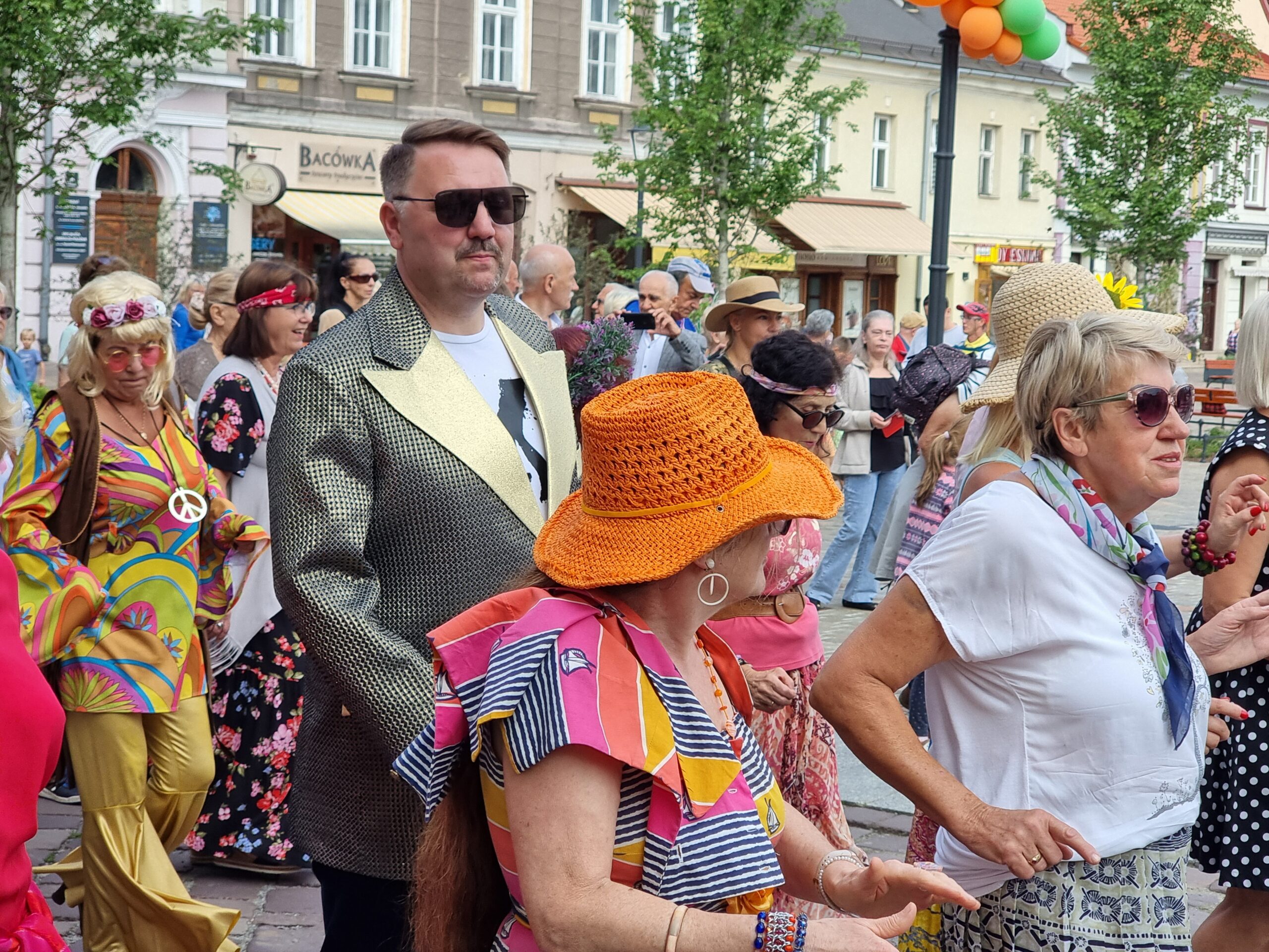 Tło