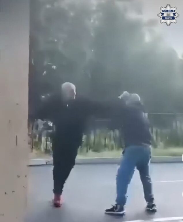 szarpanina z nożem na dworcu w Cieszynie
