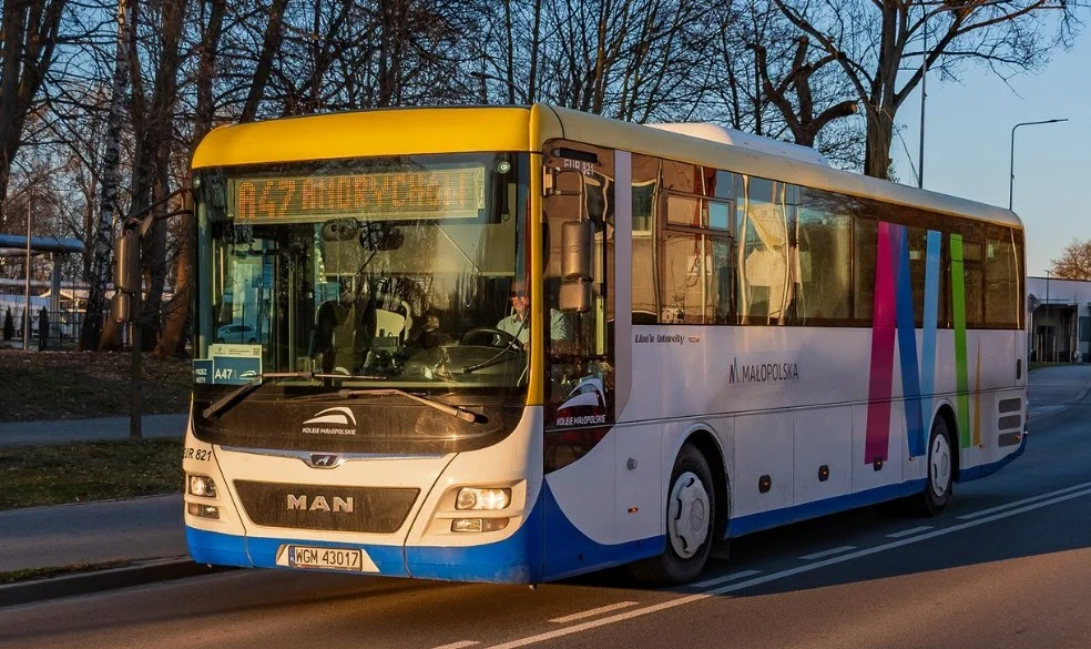 Tło