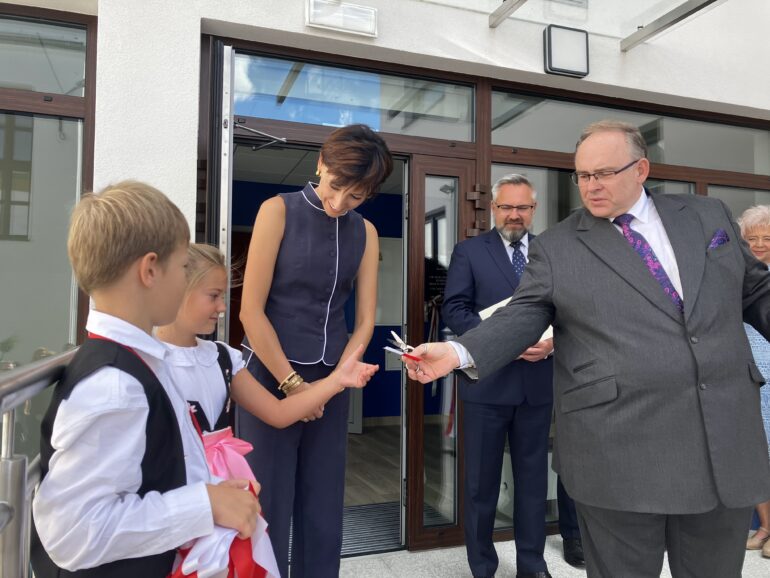 nowy segment szkoła Wieszczęta otwarcie