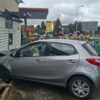 Mazda wypadła z drogi i wjechała w stację paliw