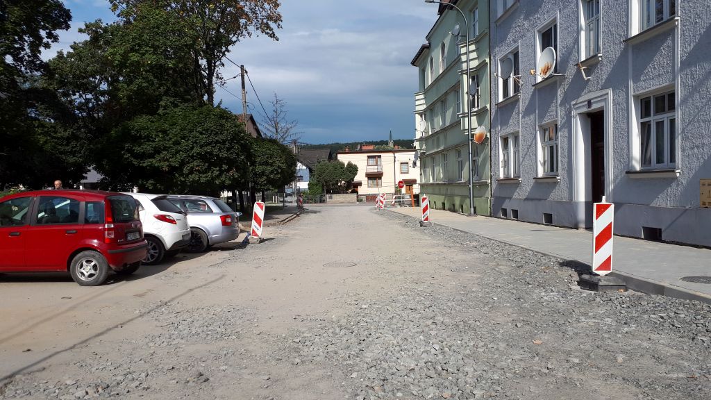 Tło