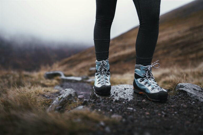 Buty trekkingowe damskie, w których podbijesz szczyty - jak połączyć modę z wygodą?