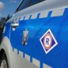 Pieszy prowadził rower na pasach. Opel się nie zatrzymał