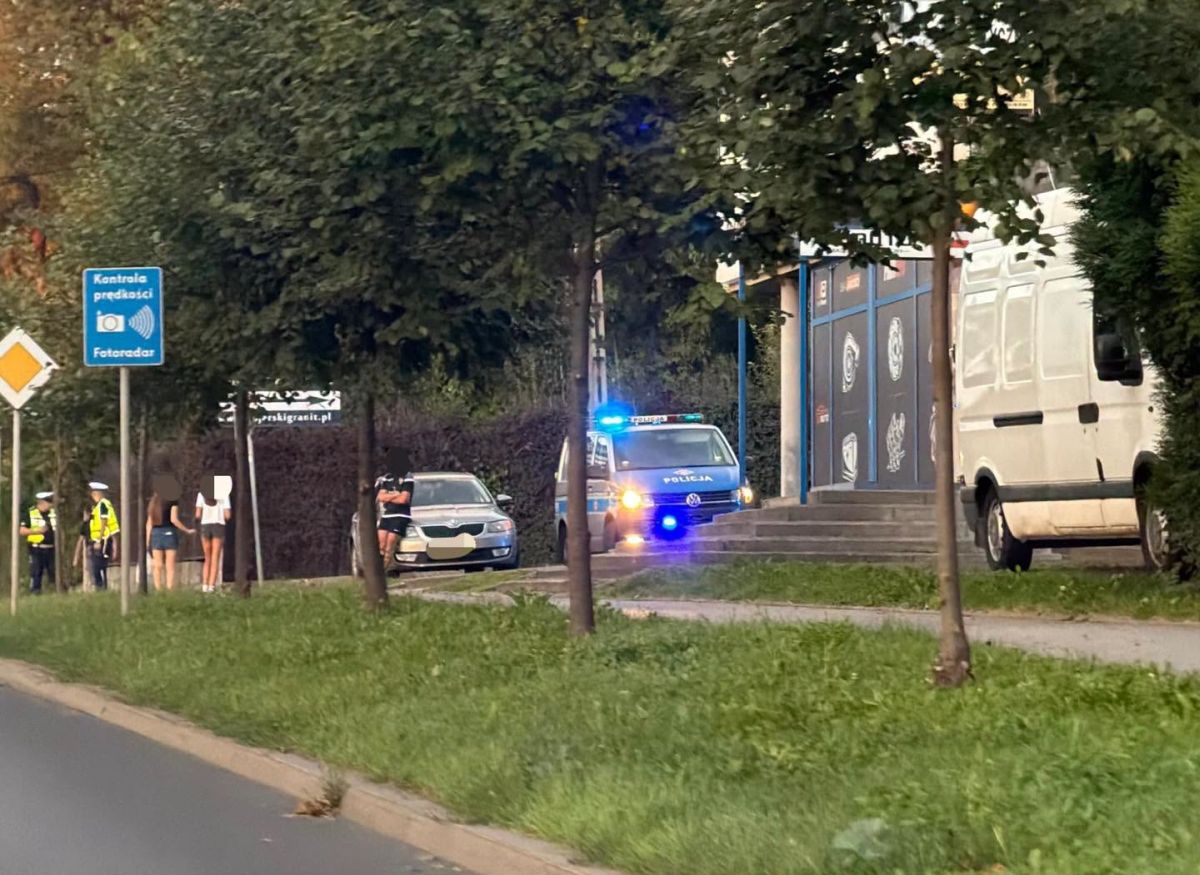 Tło