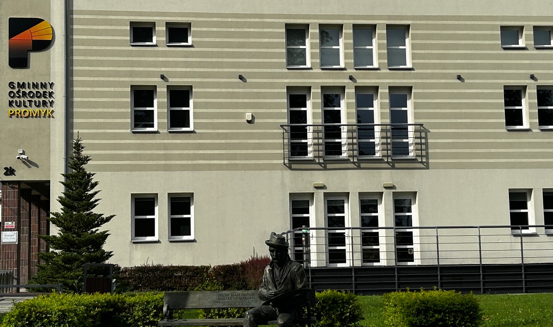Tło