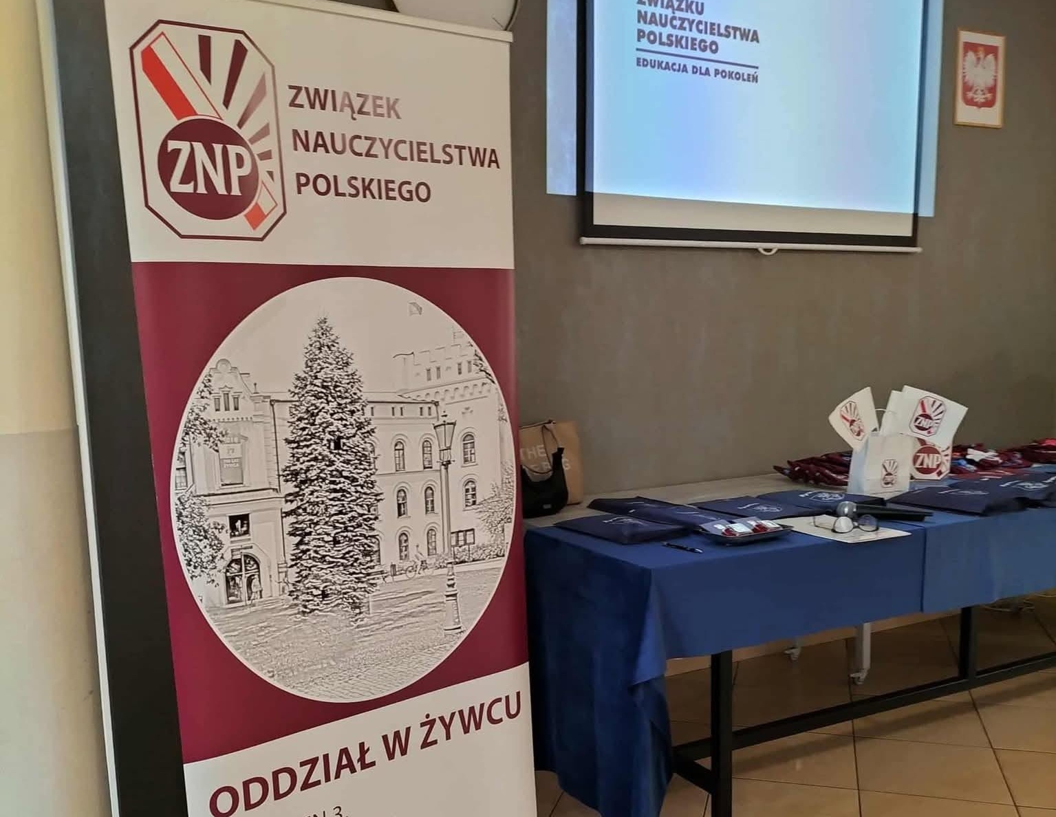 Tło