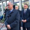 Włodzimierz Czarzasty w Bielsku-Białej. Marszałek odsłonił tablicę upamiętniającą strajk robotników