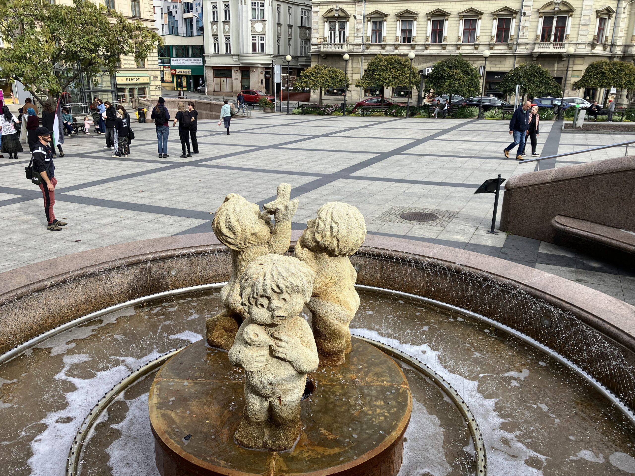 Tło