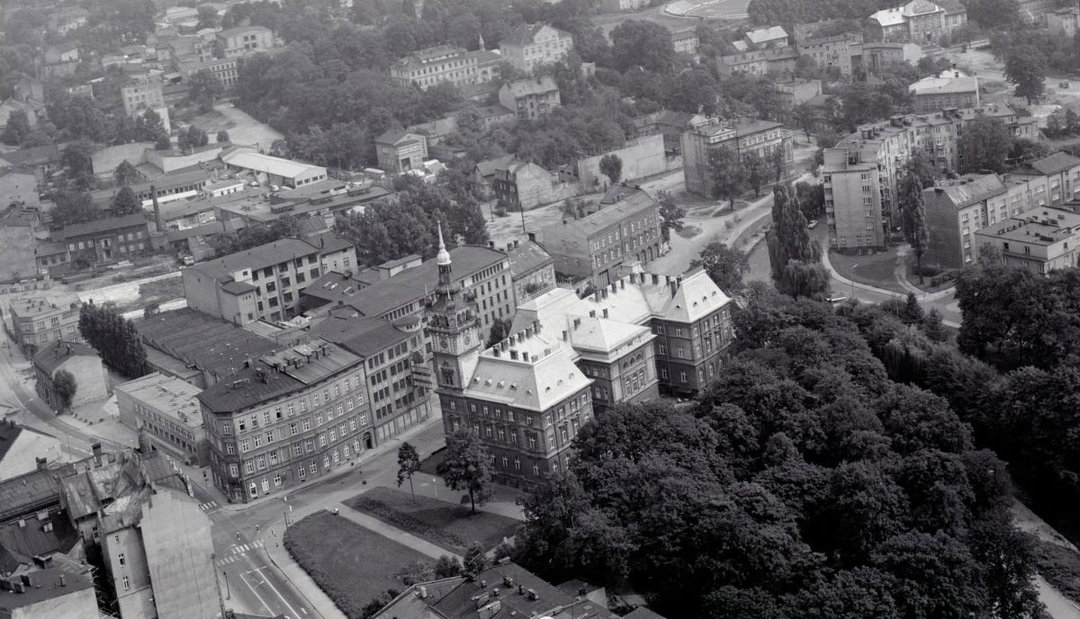 Tło